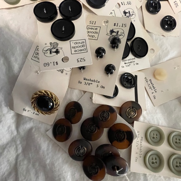 Buttons - Picture 7 of 7